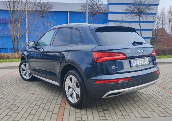 Audi Q5 cena 104890 przebieg: 111916, rok produkcji 2017 z Rzeszów małe 436